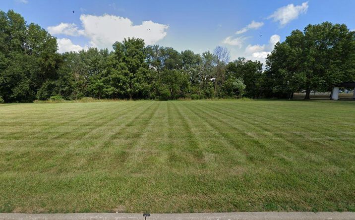 Pictures of Land property located at 2110 47TH Street, Moline, IL 61265 for sales - image #1