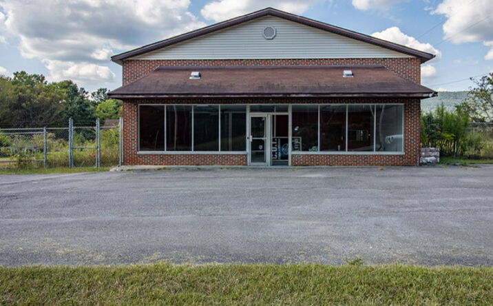 Pictures of Retail property located at 13807 Rankin Ave, Dunlap, TN 37327 for sales - image #1