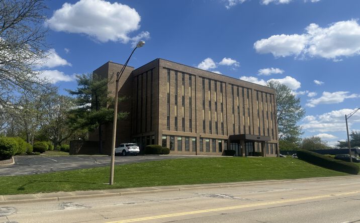 Pictures of Office property located at 441 Wolf Ledges Pkwy, Akron, OH 44311 for sales - image #1