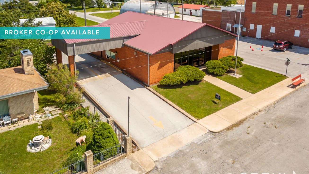 124 W Main St, Miller, MO 65707