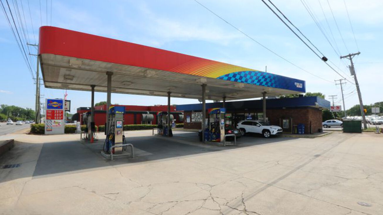 2350 E North St, Greenville, SC 29607