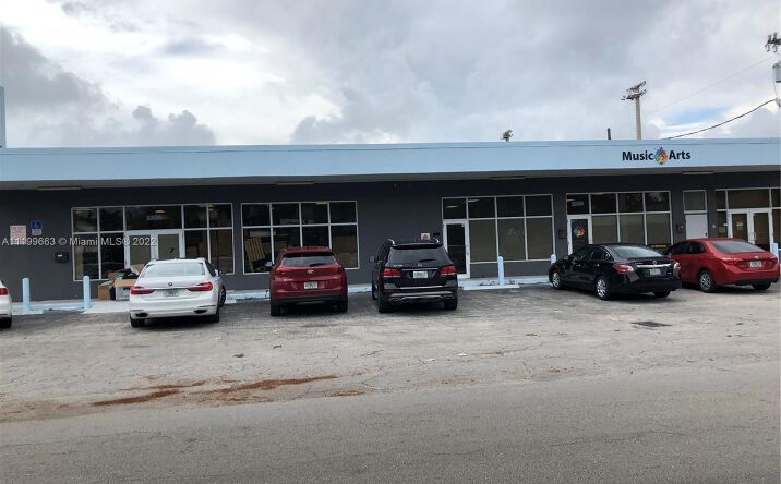 Pictures of Mixed Use, Office property located at 2300 N 23rd Ave, Hollywood, FL 33020 for sales - image #1