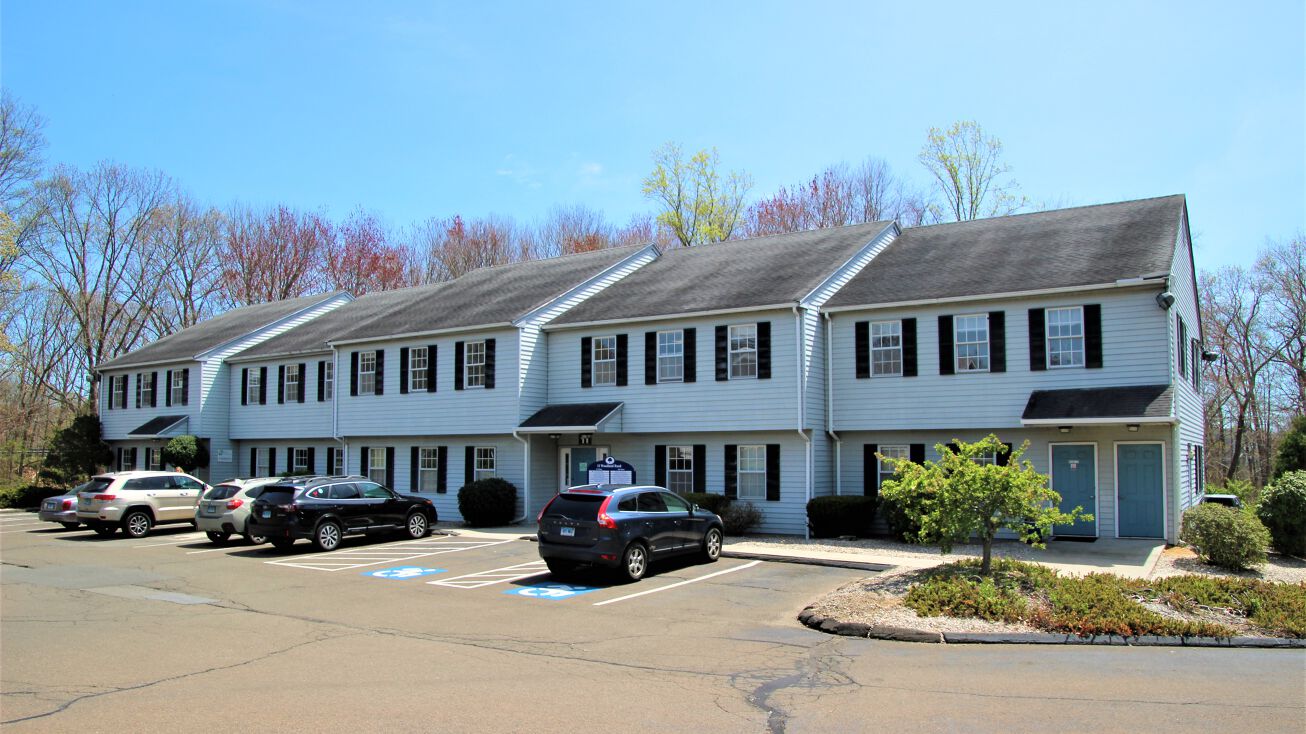 11 Woodland Rd, Madison, CT 06443