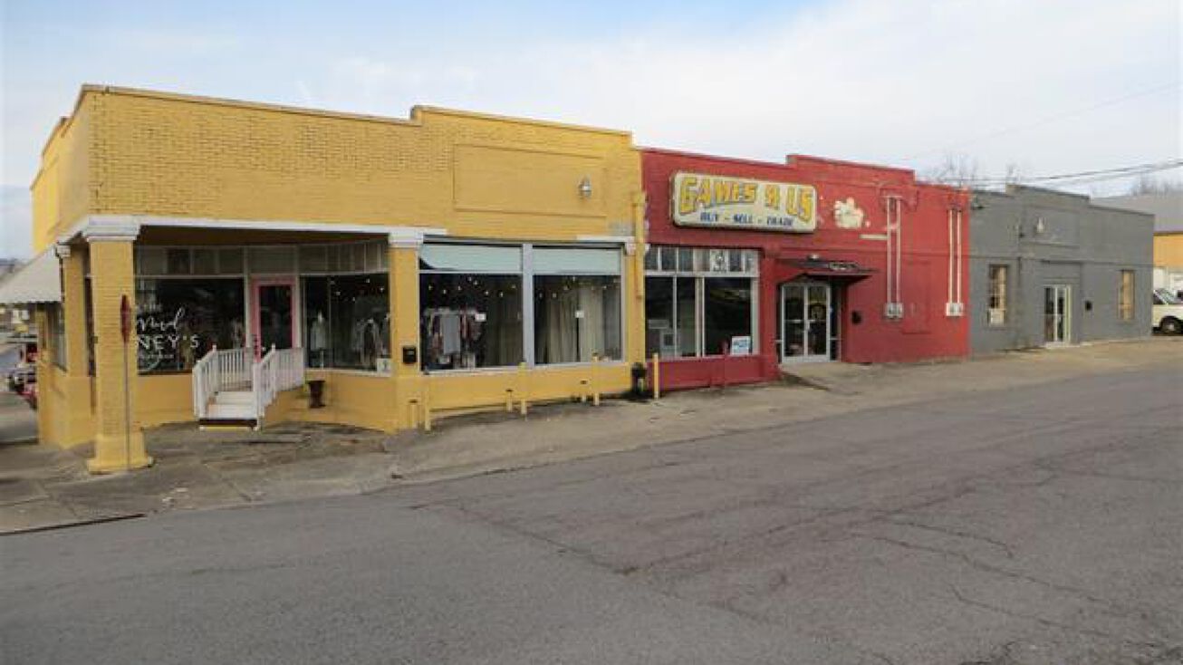 201 N Lincoln Blvd, Hodgenville, KY 42748