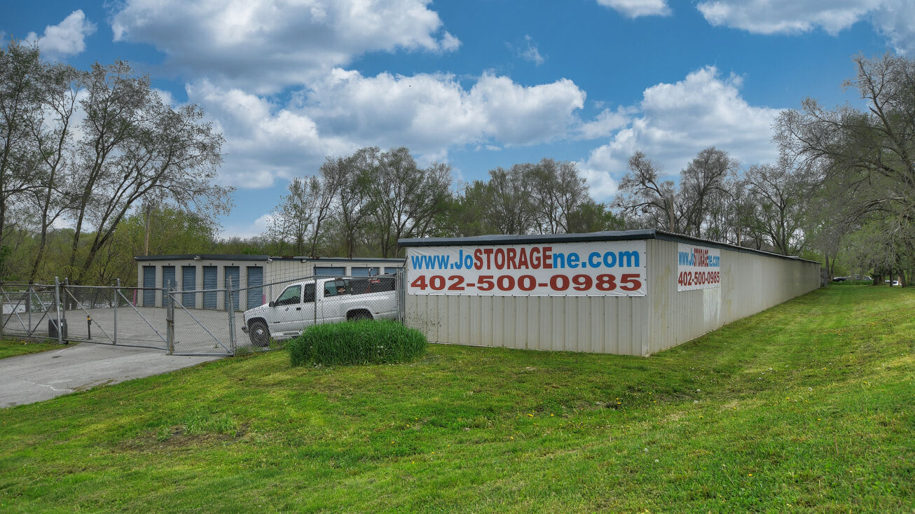 2510 Josephine St, Bellevue, NE 68147