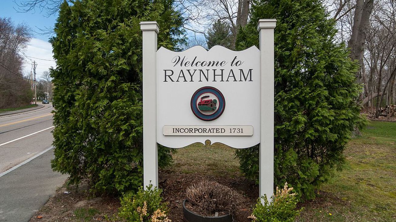38A Broadway, Raynham, MA 02767