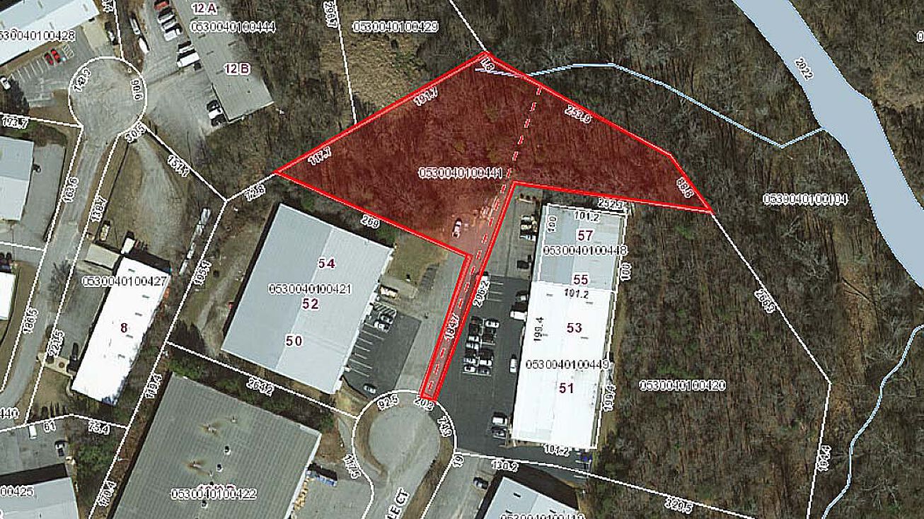 Batesville Ct, Greer, SC 29650