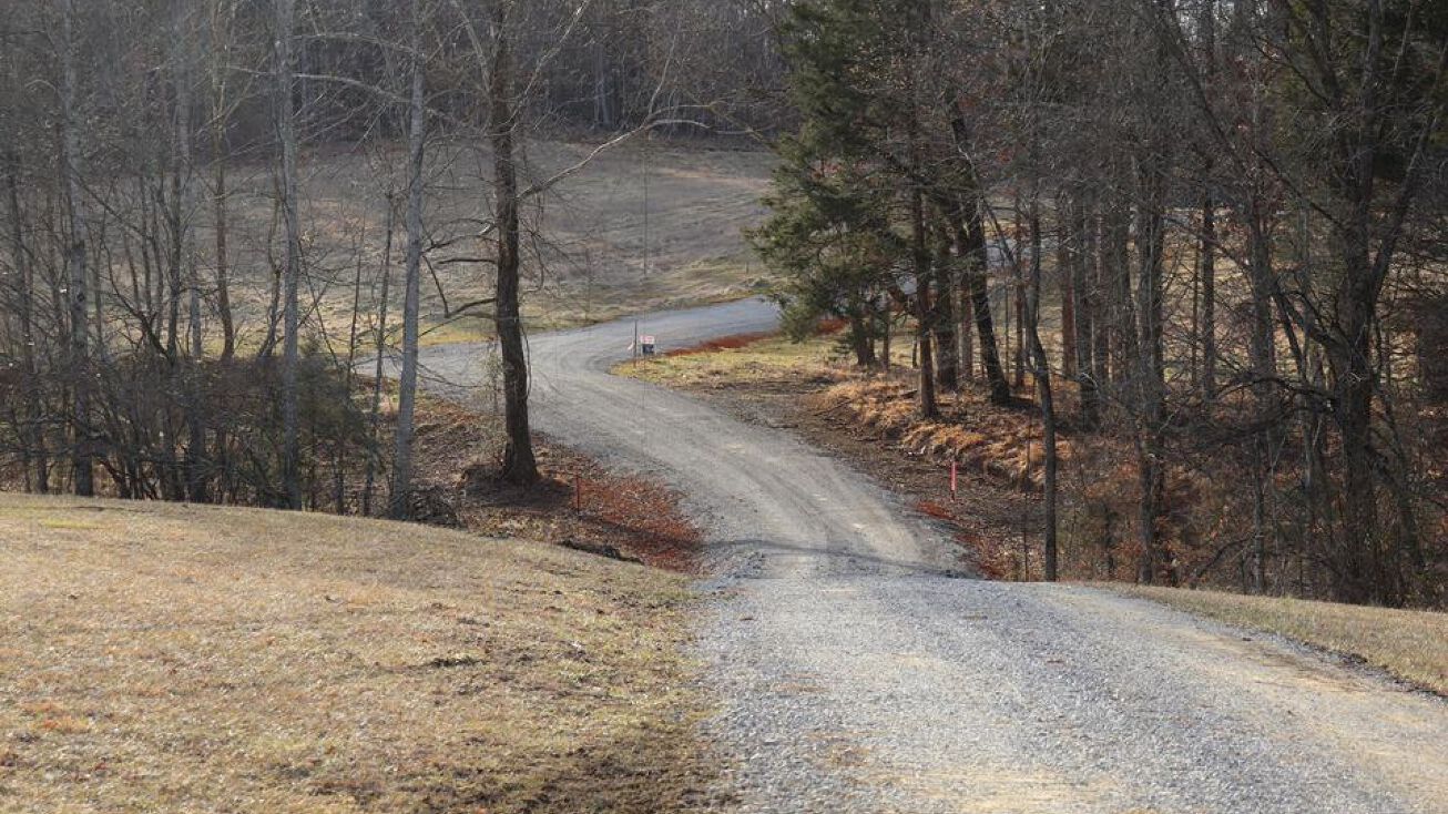 Mill Creek Road, Tompkinsville, KY 42167