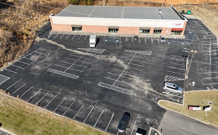Pictures of Mixed Use, Office, Retail property located at 150 Pearl Dr, LaFayette, GA 30728 for sales - image #1