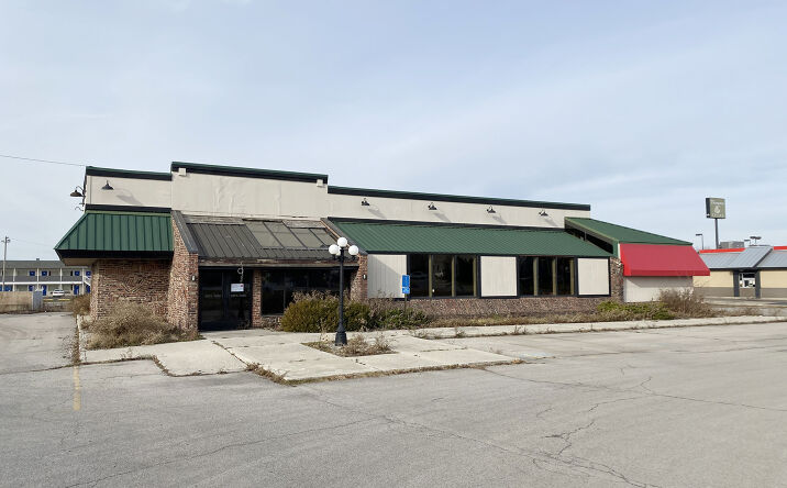 Pictures of Retail property located at 1950 Bellefontaine Rd, Lima, OH 45804 for comps - image #1
