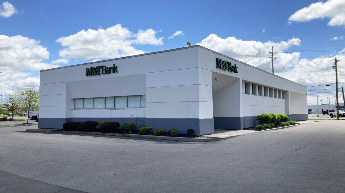 5741 S Transit Rd, Lockport, NY 14094