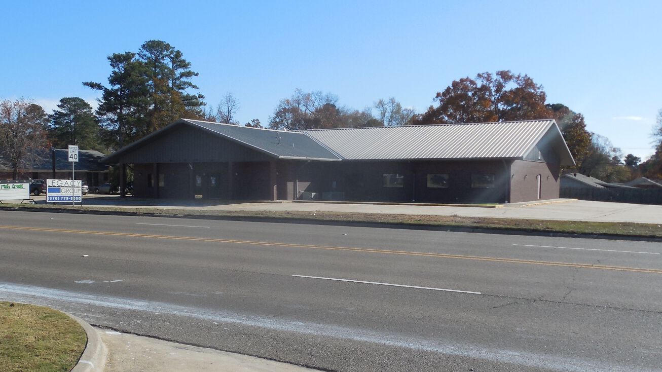 Pictures of Retail property located at 1514 Arkansas Blvd, Texarkana, AR 71854 for sales - image #1