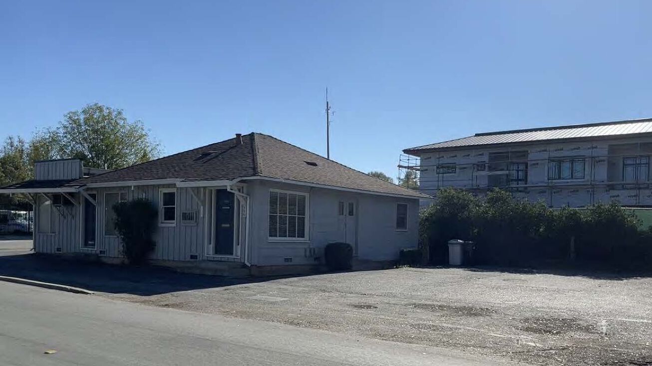 1530 Miramonte Avenue, Los Altos, CA 94024