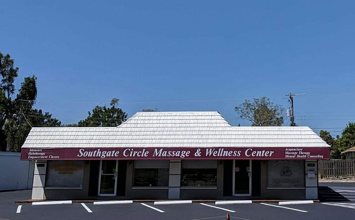 Pictures of Office property located at 3148 Southgate Cir, Sarasota, FL 34239 for sales - image #1