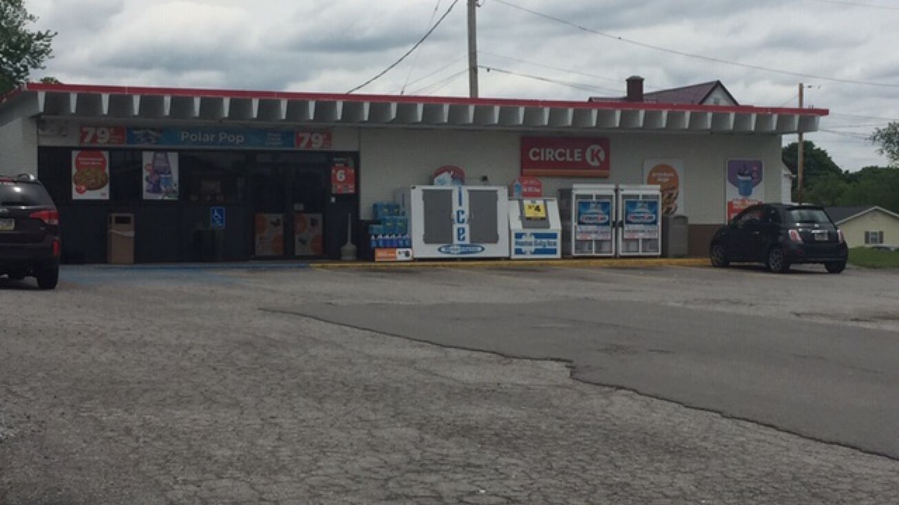 830 Darlington Rd, Beaver Falls, PA 15010