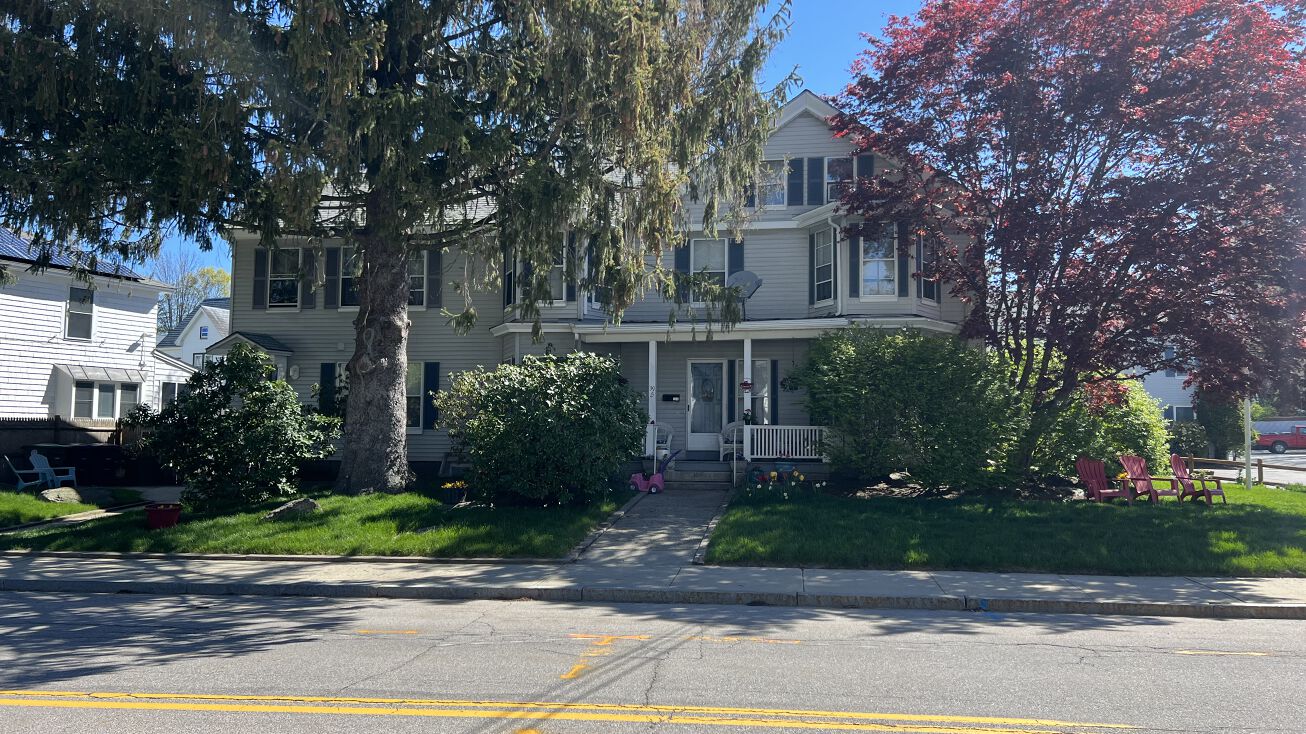 39 Manchester St, Nashua, NH 03064