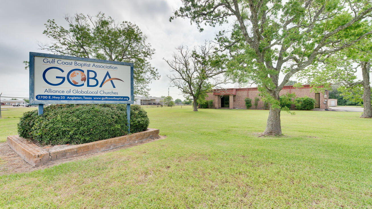 2700 TX35, Angleton, TX 77515 Office Property for Sale 2700