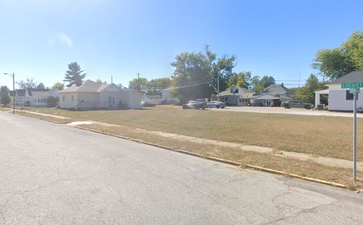 Pictures of Land property located at 1323 Washington Ave, Vincennes, IN 47591 for sales - image #1