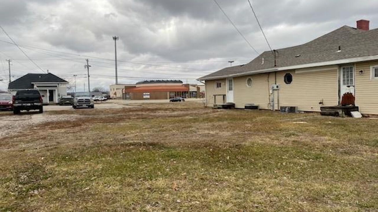 1323 Washington Ave, Vincennes, IN 47591