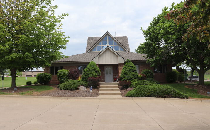 Pictures of Office property located at 464 Etheridge Blvd, Canal Fulton, OH 44614 for comps - image #1