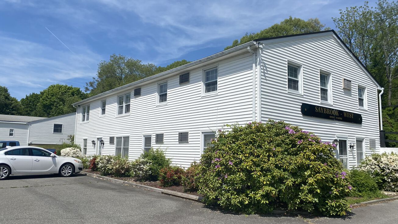 23 School House Rd, Old Saybrook, CT 06475