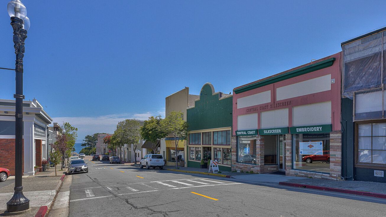 215 Forest Ave, Pacific Grove, CA 93950