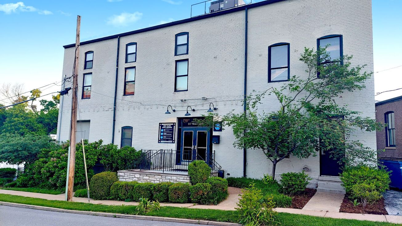 107125 W. Pacific Ave, ster Groves, MO 63119