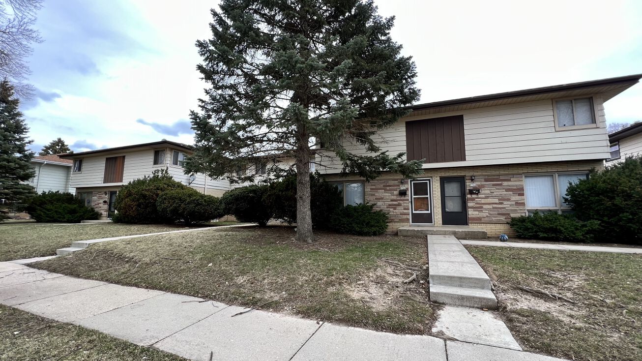 5740 N 94th St, Milwaukee, WI 53225 Multifamily Property for Sale
