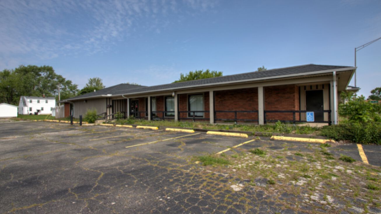 424 S Century Blvd, Rantoul, IL 61866 Retail Property for Sale Rantoul Restaurant