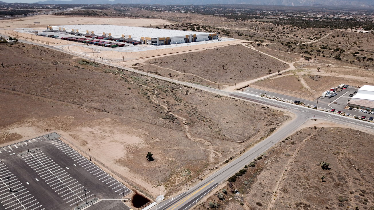 Joshua St, Hesperia, CA 92344