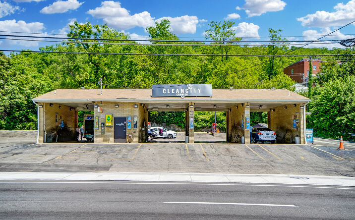 Pictures of Special Purpose property located at 1886 Queen City Ave, Cincinnati, OH 45214 for comps - image #1