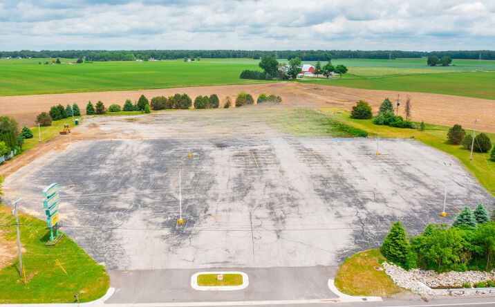 Pictures of Land property located at 6817 Dixie Hwy, Bridgeport Charter Township, MI 48722 for sales - image #1