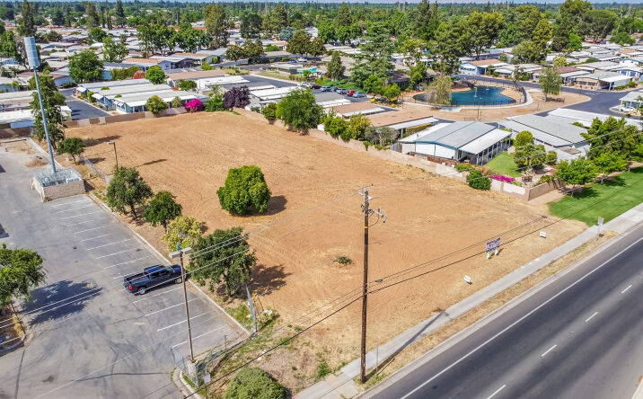 Pictures of Land property located at 2740 West Ashlan Ave, Fresno, CA 93705 for sales - image #1