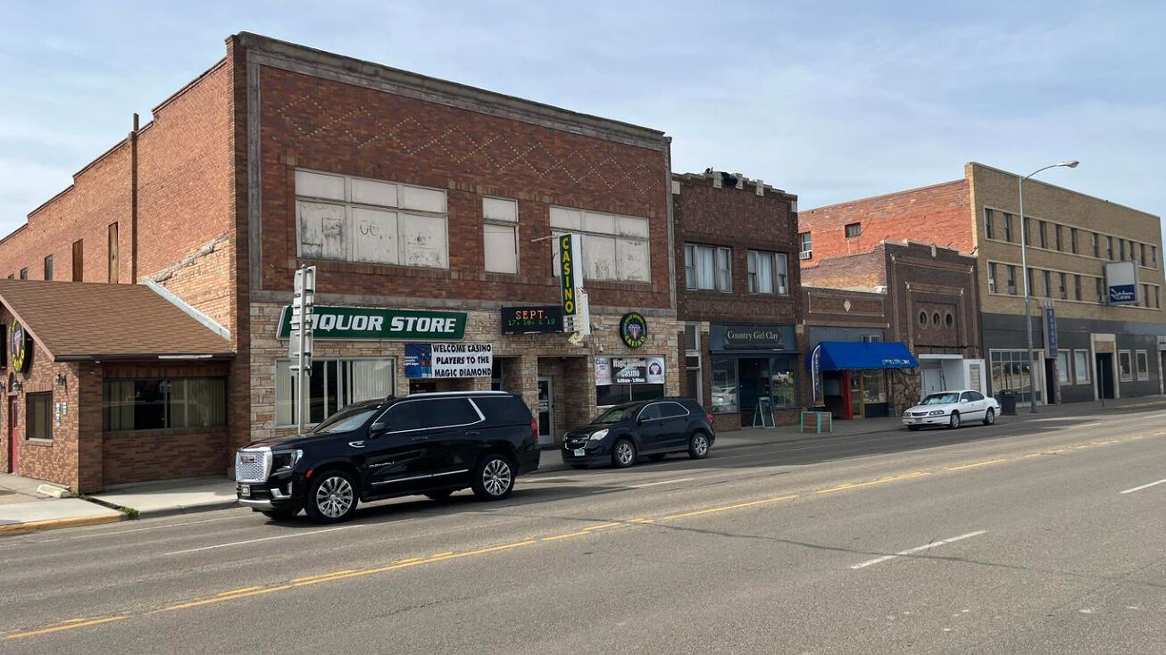 201 & 209 North Merrill Ave, Glendive, MT 59330 Retail Property for