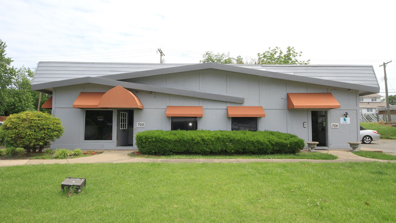 700 S Park Ave, Herrin, IL 62948 Office Property for Sale 700704 S