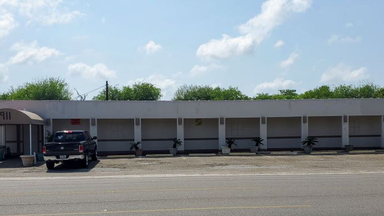 1911 S Staples St, Corpus Christi, TX 78404 Retail Property for Sale