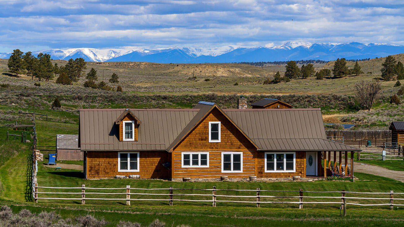 14309 US12, Lavina, MT 59046