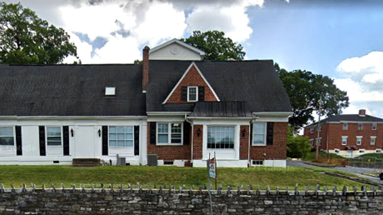 3731 Walnut St, Harrisburg, US 17109