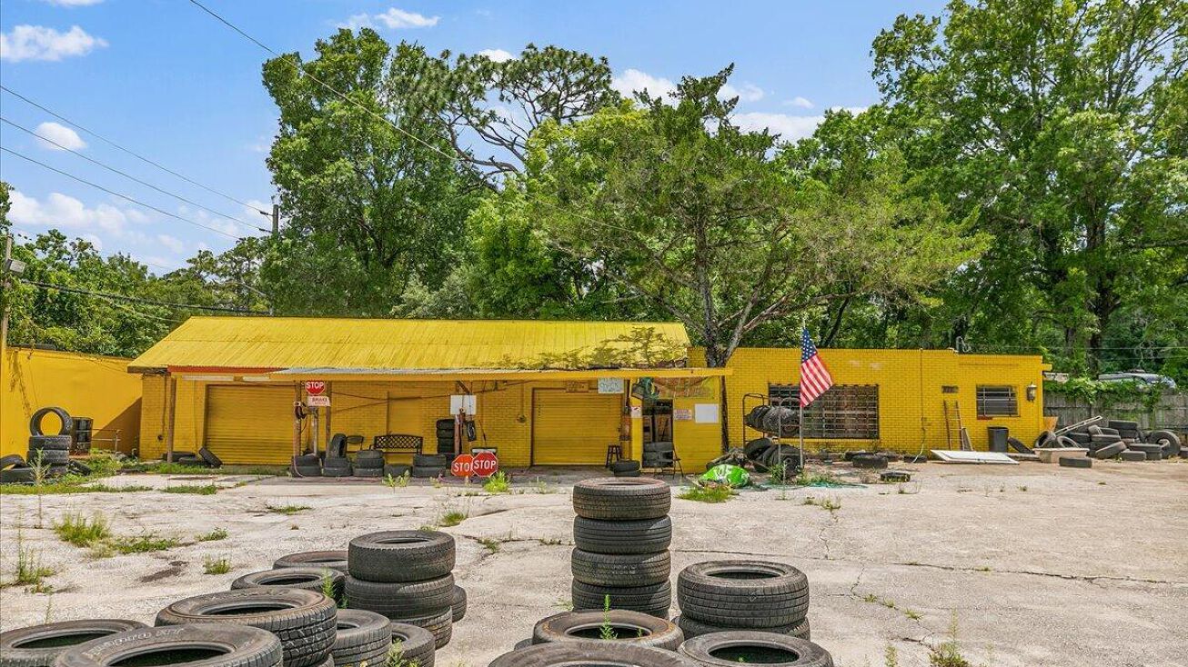 3713 OLD MIDDLEBURG RD N, JACKSONVILLE, FL 32210