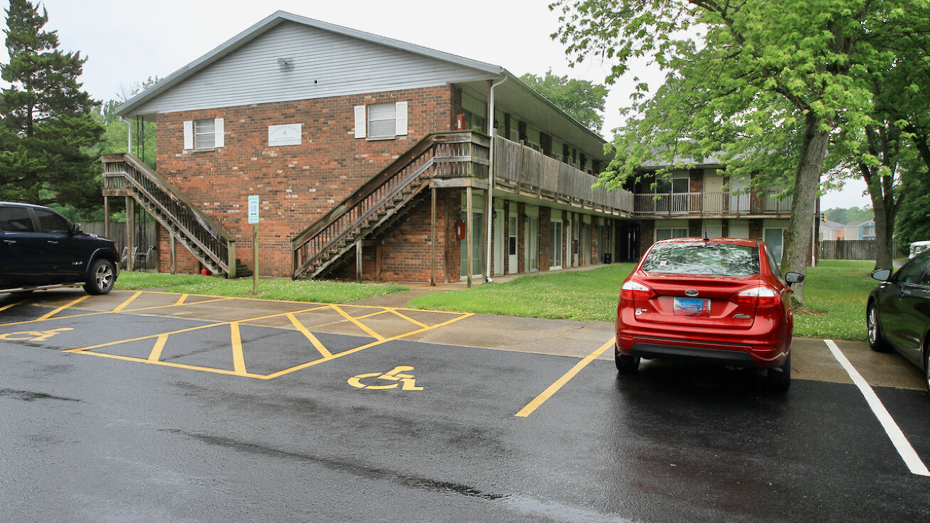 2200 S Illinois Ave, Carbondale, IL 62903 Multifamily Property for Sale