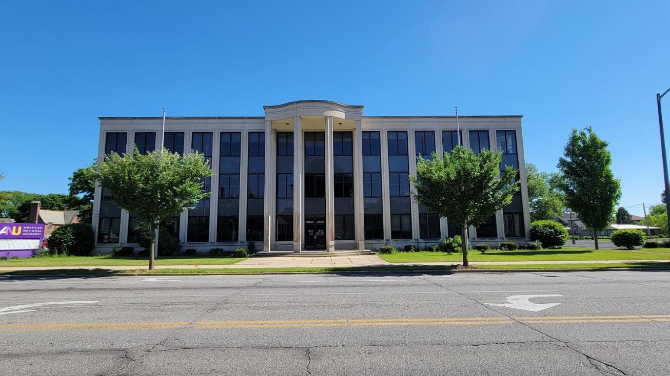 1030 E Jefferson Blvd, South Bend, IN 46617