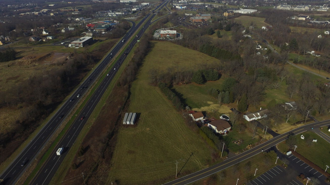 41 S Limerick Rd, Royersford, PA 19468