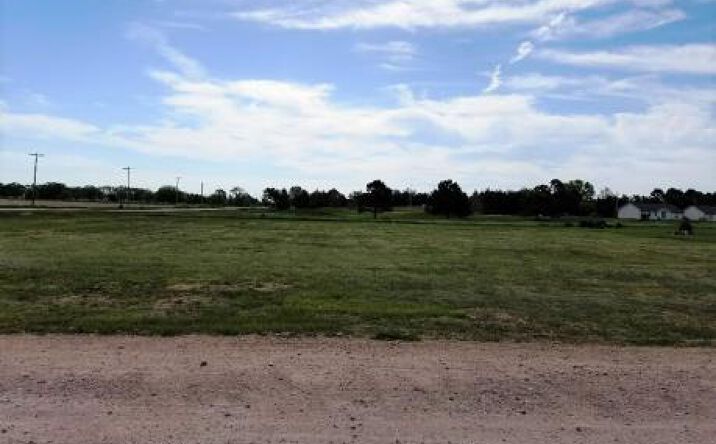 Pictures of Land property located at 105 Prairie Dunes Dr, Ogallala, NE 69146 for sales - image #1