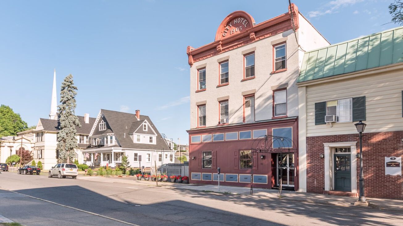 11 Main St, Kingston, NY 12401