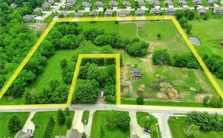 Pictures of Land property located at 4400 Doc Henry Road, Lee's Summit, MO 64082 for sales - image #1