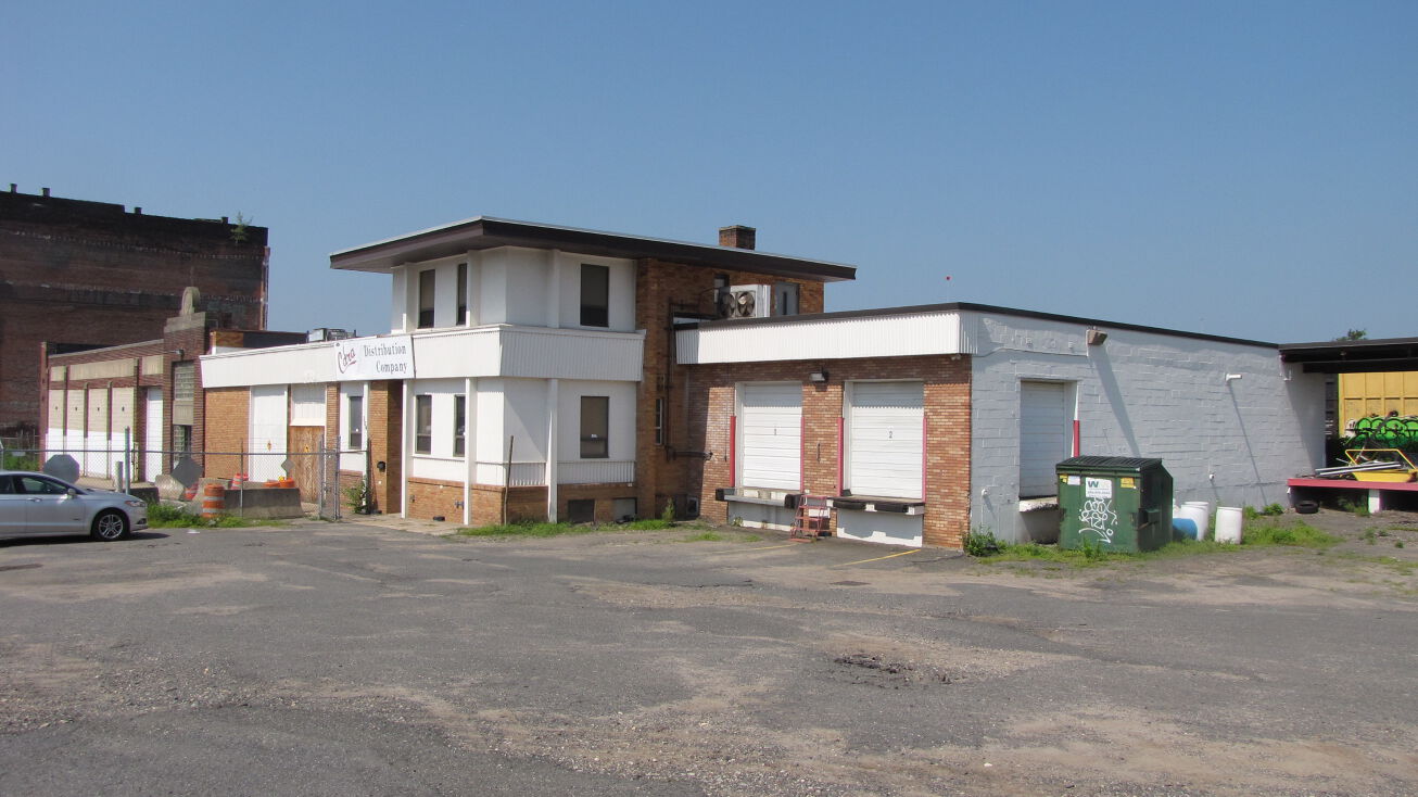 180 Lyman St, Springfield, MA 01103