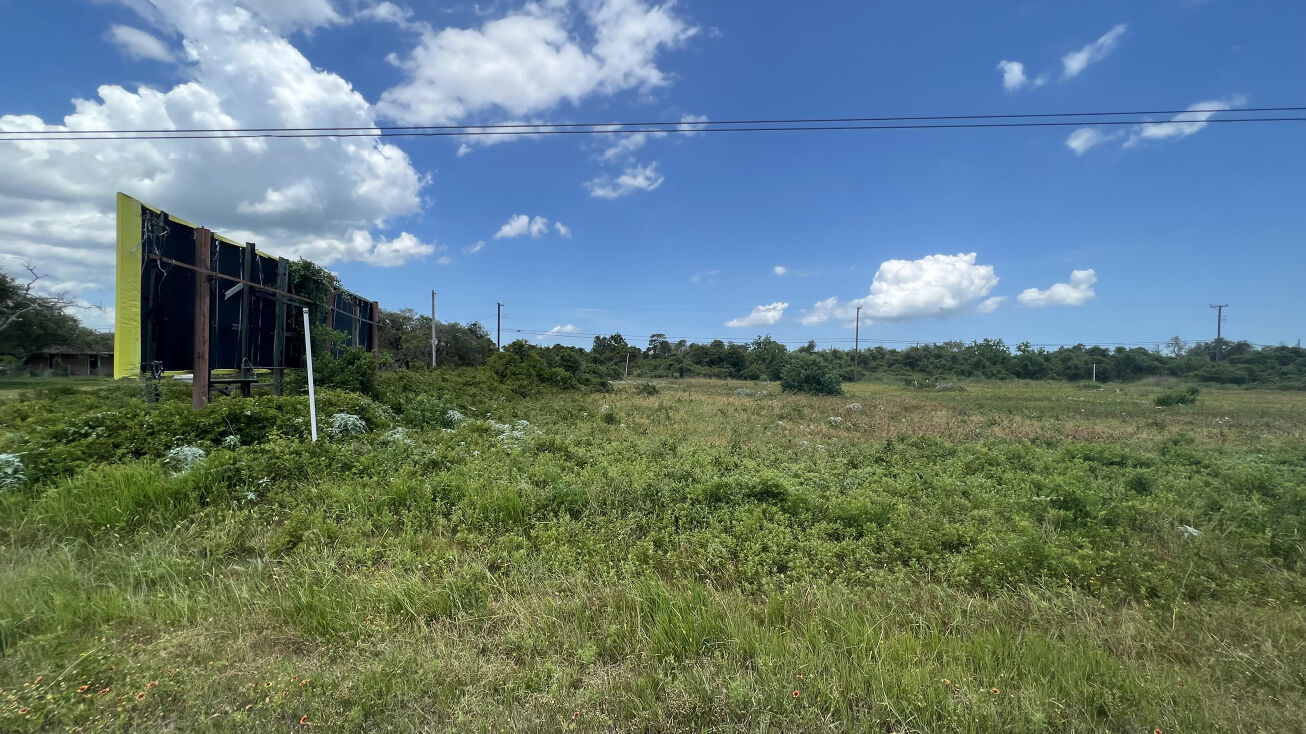 6808 Hwy 35 N, Rockport, TX 78382