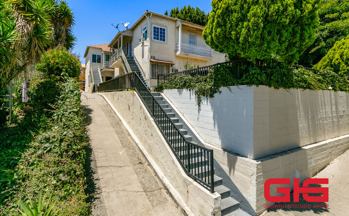 Pictures of Multifamily property located at 515 N Mariposa Ave, Los Angeles, CA 90004 for comps - image #1