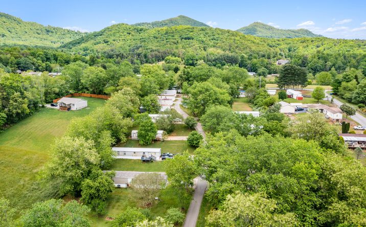 Pictures of Mobile Home Park property located at 5 Sunny Knoll Acres, Candler, NC 28715 for comps - image #1