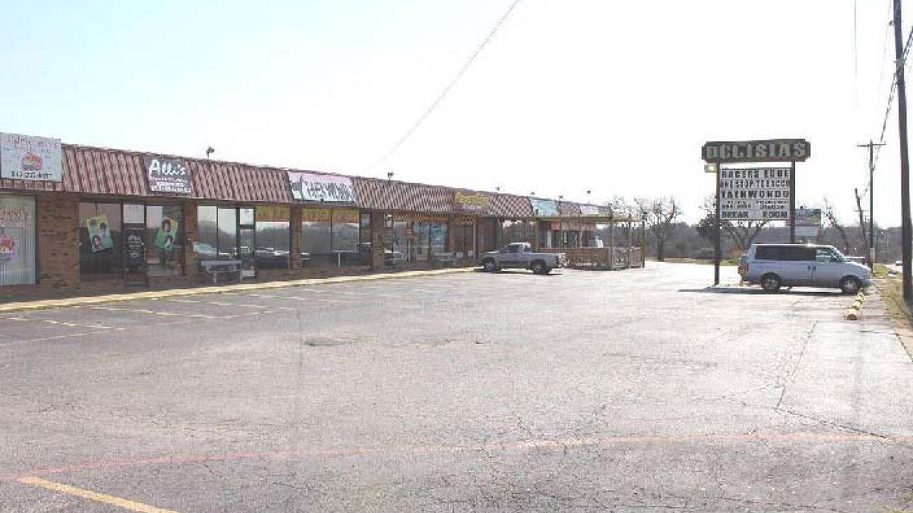 800 N Crowley Rd, Crowley, TX 76036